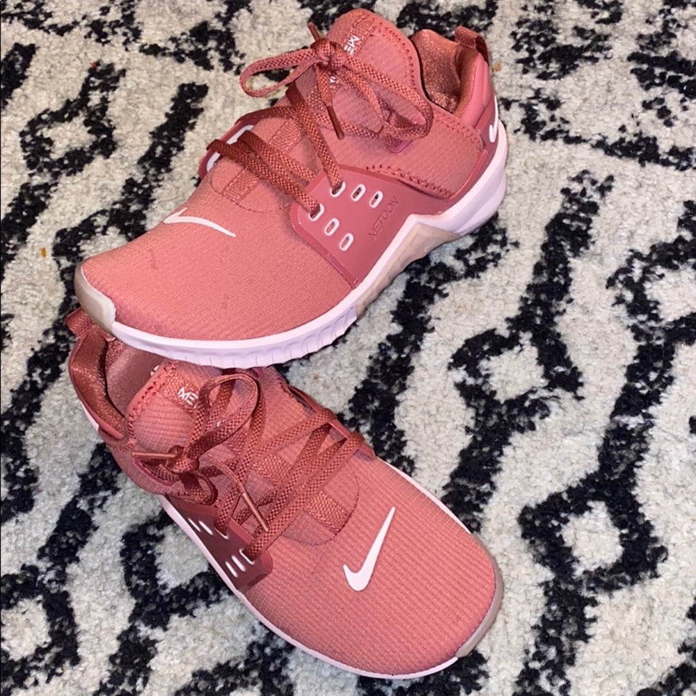 Meticon Nike Athletic shoes